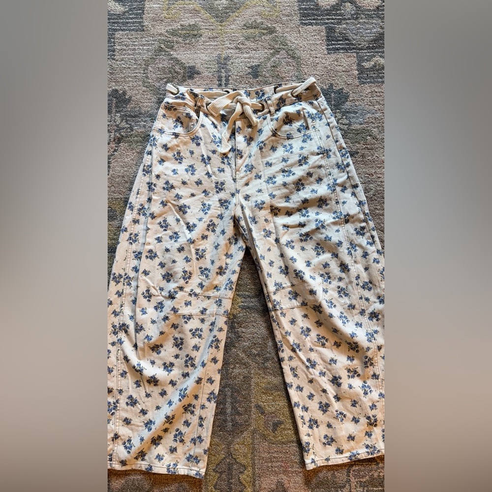 Floral Barrel Jeans in Cream and Blue - Picture 4 of 8